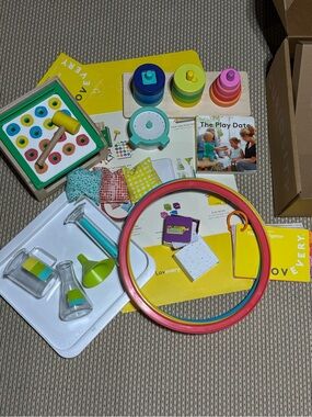 Lovevery Playkit - The Investigator - Months 31, 32, 33